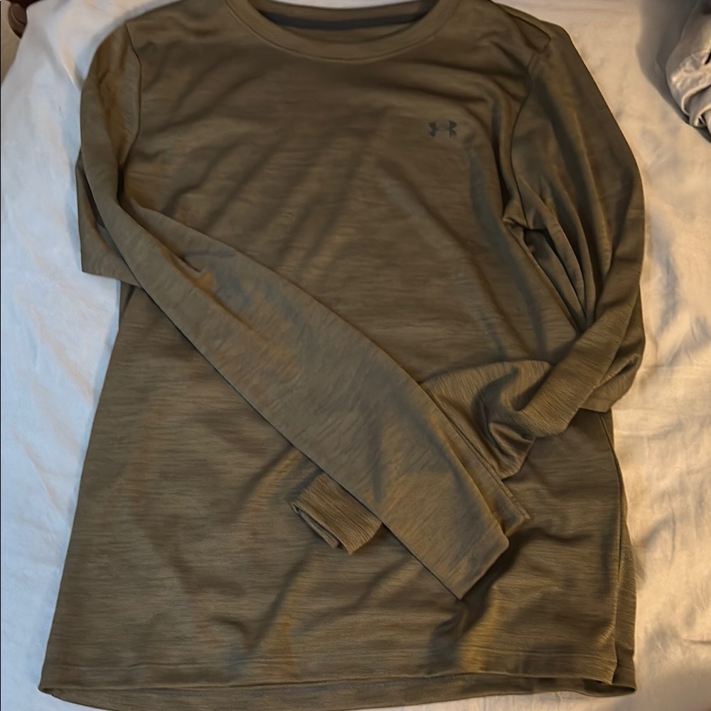Under Armour Green Long Sleeve Tee